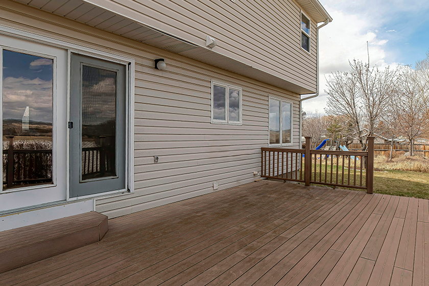 pano-spacious-wooden-deck-of-house-overlooking