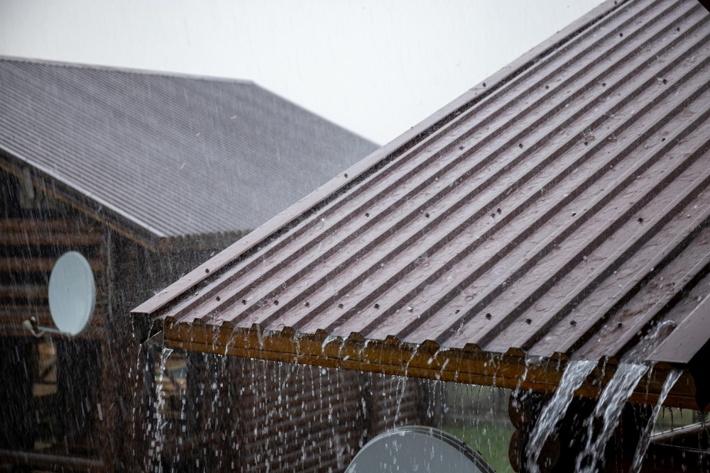 Can Roofers Work In The Rain? What Homeowners Should Know